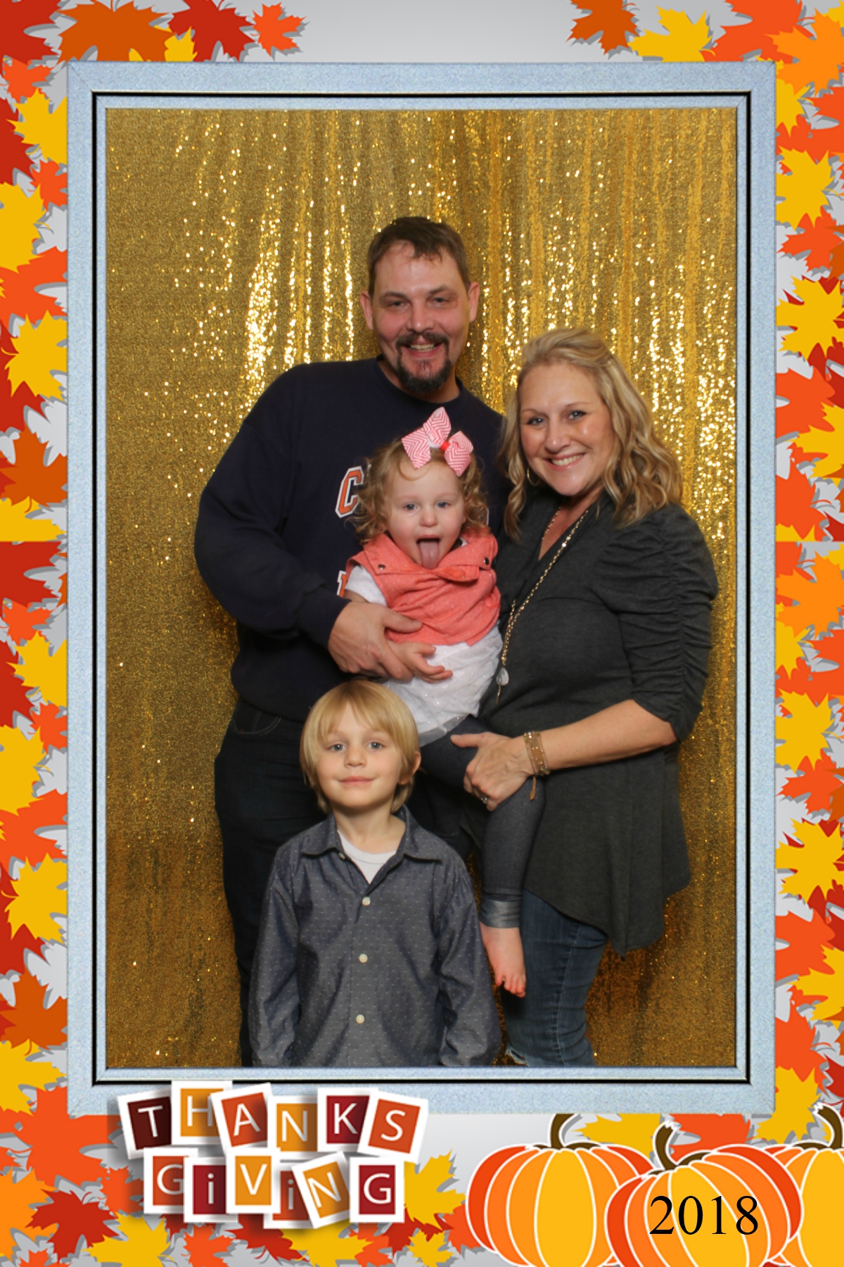 Thanksgiving 2018 | View more photos from the event at gallery.niknoxphotobox.com/u/NiKnox-Photo-Box/Thanksgiving-2018